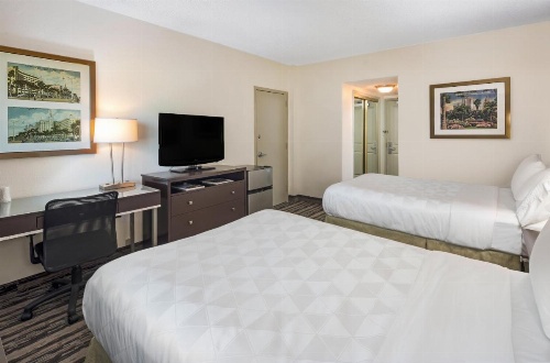 Holiday Inn Hotel Port of Miami-Downtown image 9